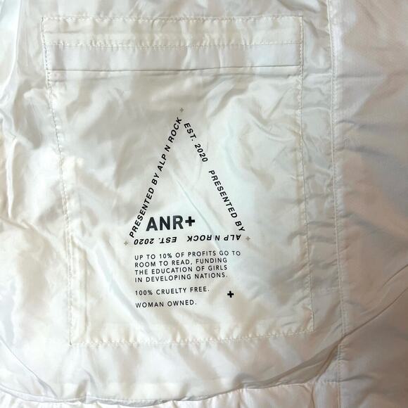 Alp N Rock Nori Quilted Jacket, Off White, NWT, Medium, Ski, Winter, Recycled - Picture 8 of 13